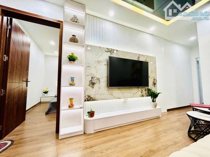 Bán căn tập thể 70m2 mặt phố Thi Sách. Đi bộ lên Hồ Gươm. Nhà Full nội thất sịn sò. - 2