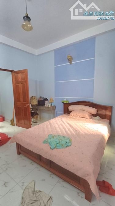 Gần ngã tư Bảy Hiền, BÀnh Văn Trân HXH DT 4,2x17 x3 tầng chỉ 6 tỷ - 2