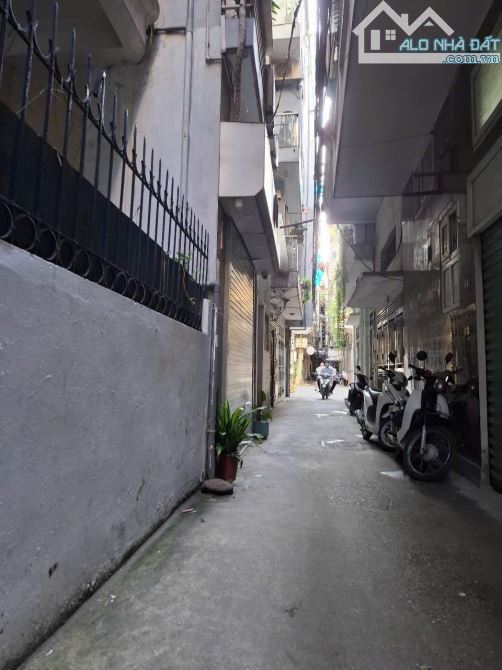 Nhà Ô Đồng Lầm/ Hồ Ba Mẫu/ Lê Duẩn, ngõ rộng thông, 6 tầng, 6 phòng ngủ, gần hồ, 12.4 tỷ - 2