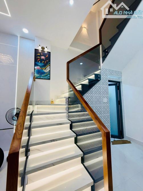 BÁN NHÀ RIÊNG 3 TẦNG CỰC CHẤT 922 CMT8, P.5, TÂN BÌNH💥GIÁ CHỈ 5.9 TỶ - 2