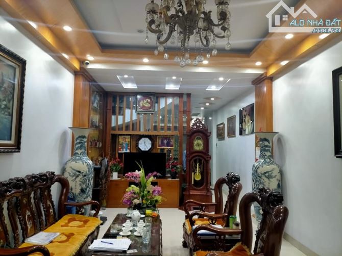 Bán nhà ngõ 358 phố Bùi Xương Trạch- Ngõ ô tô tránh- Ô tô đỗ cửa- 40m2- Nhỉnh 7 tỷ - 2