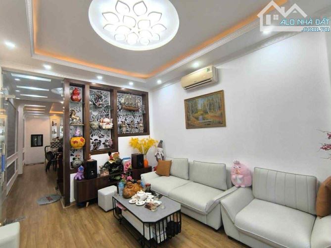 nhà đẹp Cổ Linh, 50m x 5 tầng, gara 2 ôtô, ngõ thông, đón đầu cầu Trần Hưng Đạo - 2
