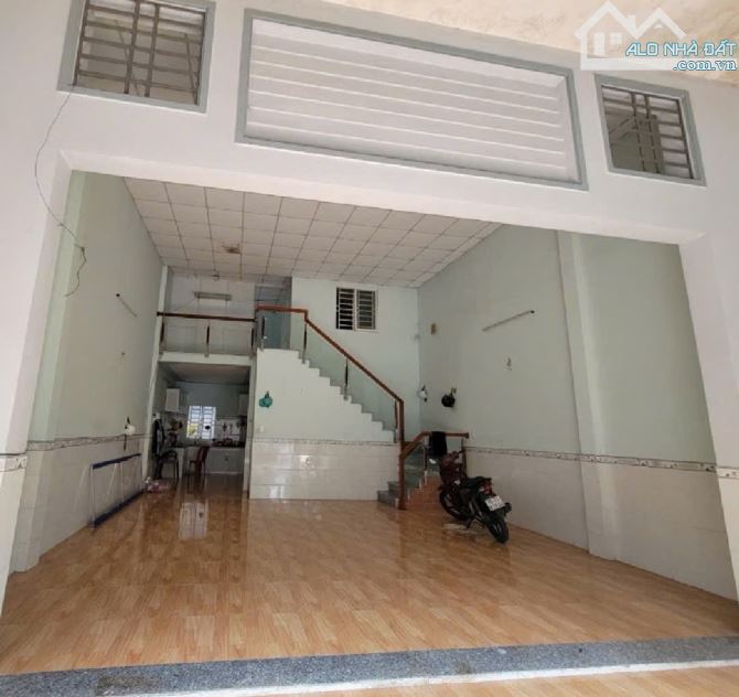 BÁN NHÀ 1/ HIỆP THÀNH 13, Q12, NGANG KHỦNG 6.5X14M, CN 92M2, TRỆT, LỬNG, GIÁ 4TY799 - 2