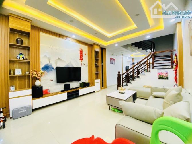 🏡 BÁN NHÀ 4 TẦNG DÂN XÂY ĐL TUYẾN 2 QUÁN NAM HOÀNG NGỌC PHÁCH LÊ CHÂN 84m GIÁ 7,x TỶ - 2
