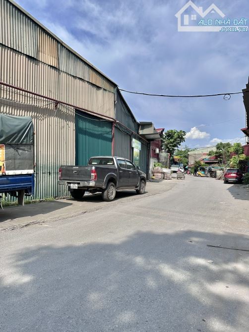 450m kho xưởng khu vực Vĩnh Tuy cần cho thuê, container ra vào, xuất full VAT, giá 130k/m - 2