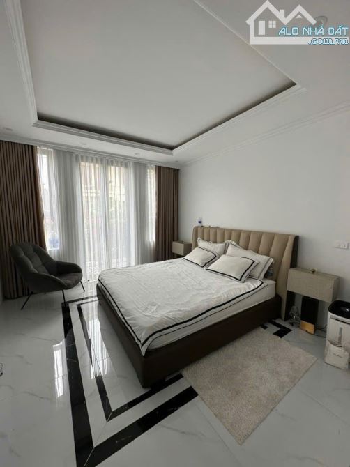 Cực Hiếm Hồ Võ Thị Sáu  - DT 65m2 6 tầng Thang máy - View hồ mát mẻ Giá nét 17,5 tỷ có đàm - 2