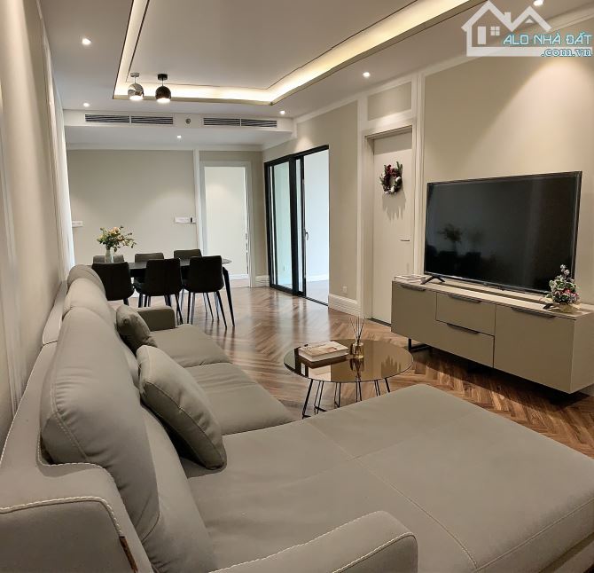 nổi bật, cho thuê căn hộ king palace nguyễn trãi. 105m2. 3 phòng ngủ full đồ giá 24tr/th - 2
