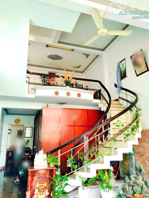 SÁT MẶT TIỀN NGUYỄN ẢNH THỦ-3 TẦNG KIÊN CỐ-DT 7Mx22M-NỞ HẬU ĐẸP-Ô TÔ ĐỖ CỬA - 2