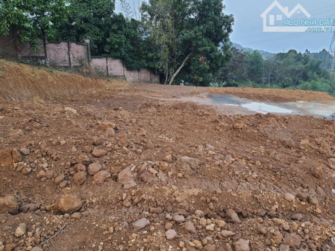 Lô đất Ngoại Ô - 1918m - mặt tiền rộng - nghỉ dưỡng tuyệt vời - chỉ hơn 3 tr/m - 2