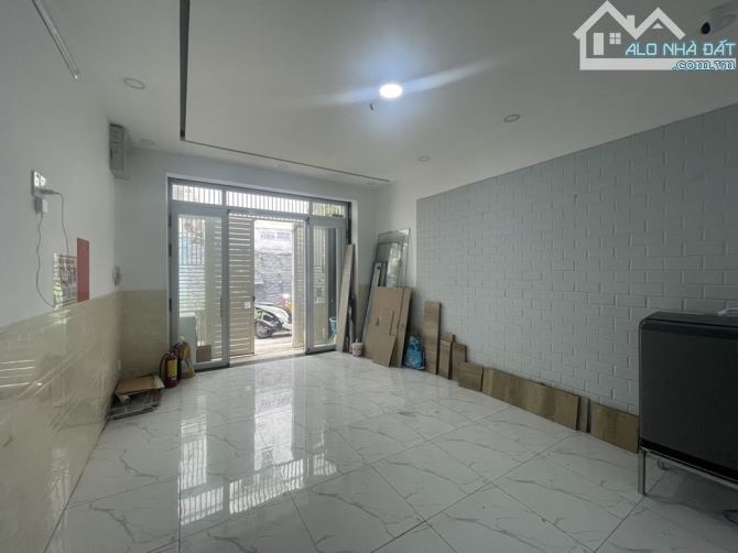 BÁN NHÀ SÁT MT ĐƯỜNG TRẦN QUANG KHẢI, QUẬN 1. 44M2, 4Tầng 8PN. CHỈ 12tỷ - 2
