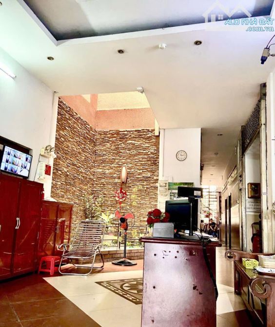 Mặt Tiền QL 22 - DT: 400m2 - Khách Sạn 6 Tầng - 45 Phòng - Gần Chợ Đầu Mối Hóc Môn. - 2
