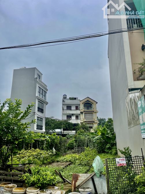 Bán Gấp Mảnh Đất Thạch Bàn 80m2-Mặt Tiền 5.3m-hơn 10 tỷ-PHÂN LÔ 2 Ô TÔ TRÁNH-VĨA HÈ-HIẾM - 2