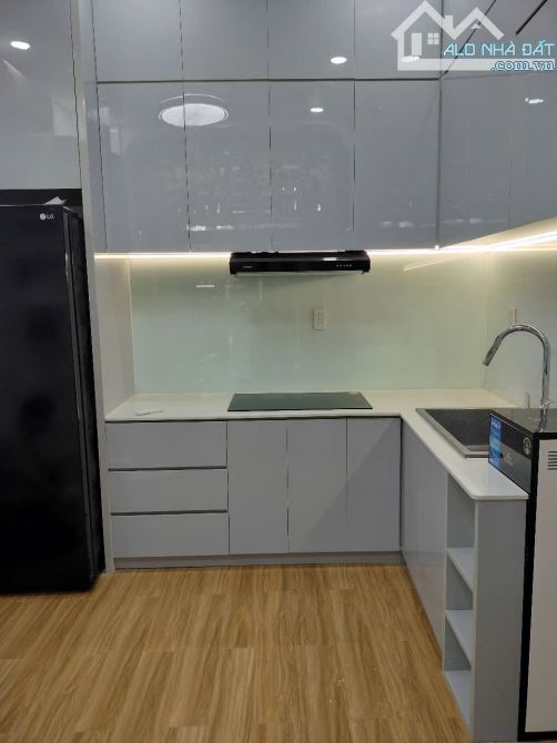 Nhà bán: đường Tô Hiến Thành. Q10. DTSD 25m2. 3 tầng. Giá 4,5 tỷ - 2
