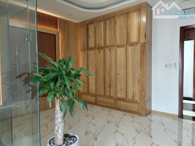 Siêu phẩm căn góc 5 lầu,  Nguyễn Ảnh Thủ, Q12. Hẻm tải tránh. 5PN . Sổ riêng hoàn công đủ. - 2