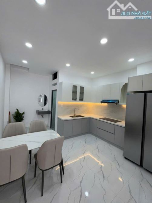 Nhà 3 tầng ĐƯỜNG SỐ 1 P11 GV, 44m2(4mx11m),HXH THÔNG,3PN, chỉ 6.65tỷ - 2