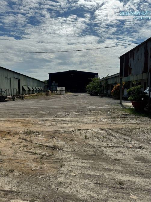 Bán xưởng QH SKC 3000m2 Trảng Bom Tỉnh Đồng Nai Giá chỉ 9,5 Tỷ - 2