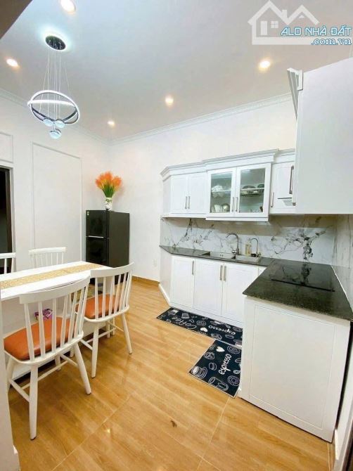 MẶT ĐƯỜNG NGUYỄN TƯỜNG LOAN – NHÀ 2,5 TẦNG – 40M² – GIÁ CHỈ 4,599 TỶ - 2