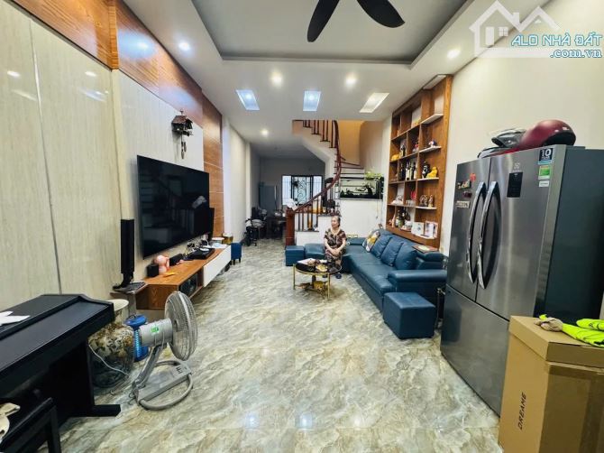 Bán Gấp nhà 5 tầng phố Bồ Đề, Long Biên, 50m², 2 Thoáng –  Ô tô vào nhà, Giá 13.2 tỷ - 2