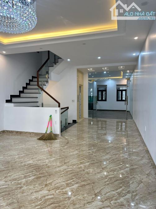 Ms Linh-Bán căn shophouse mặt trục chính Hoàng Huy Riverside-Thượng Lý-Hồng Bàng - 2