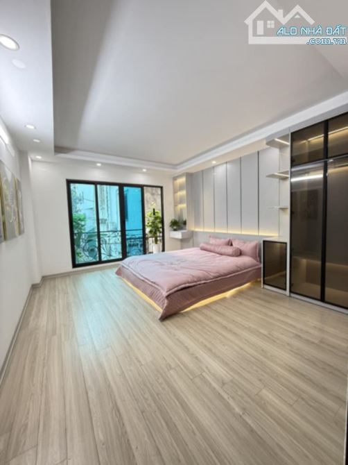 BÁN NHÀ GIẢI PHÓNG 6 TẦNG CÓ THANG MÁY 4 PHÒNG MT 4M Ô TÔ ĐỖ NHÀ MỚI Ở LUÔN - 2