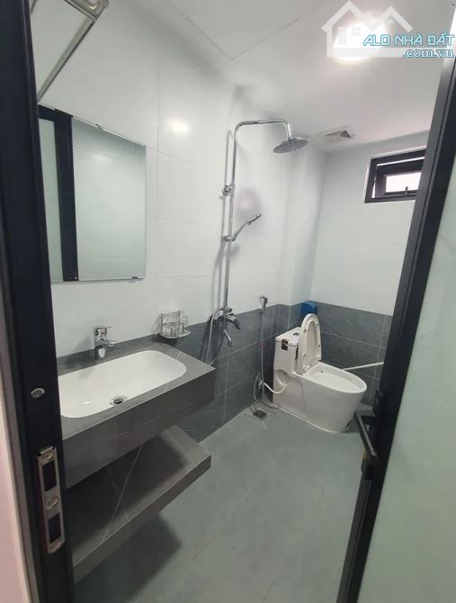 Bán nhà sát học viện tài chính, xây mới đẹp đủ nội thất, ô tô đỗ gần, tiện ích. - 2