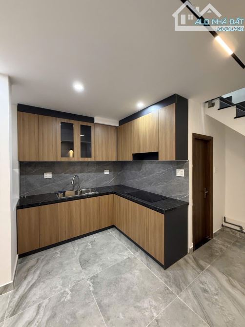 Bán nhà hẻm oto Trần Văn Quang Tân Bình 3 tầng BTCT 3PN 57m2 ngang 5.7m chỉ 5.5 tỷ - 2