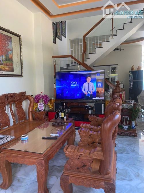 5,5Tỷ TL🔥Bán nhà 100m2 (1 trệt 2 lầu) MT đường Bình Nhâm 10, P.Bình Nhâm, Tp.Thuận An - 2