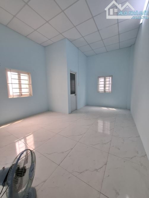 Bán nhà Cần Giuộc, hẻm xe hơi, đường Tám Đúng, 96m2, 1 lầu, giáp Bình Chánh, dưới 2 tỷ - 2