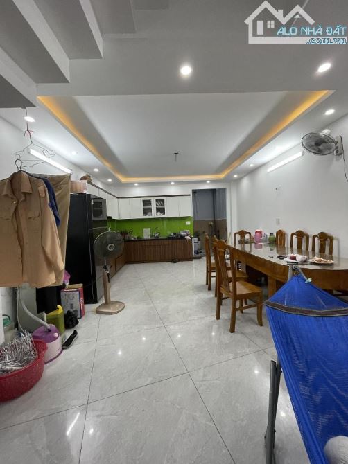 MẶT TIỀN TỈNH LỘ 10 84m2 - NGAY TÊN LỬA - 4 TẦNG - 4Pn - 8 TỶ. - 2