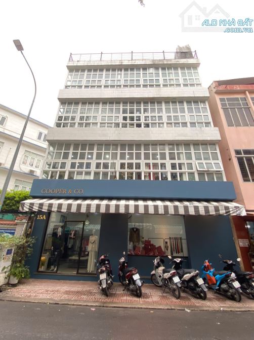 Ngay chợ Bến Thành, Metro bề ngang 9,3m MT Lê Công Kiều DTKV 9,3x6,3 - Giá: 27 tỷ TL - 2