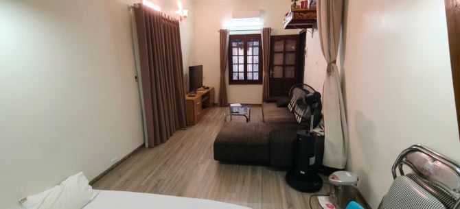 Cho thuê tập thể tầng 5 mặt phố Trần Khánh Dư, sau nhà Hát Lớn - 2