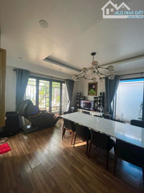 Bán Biệt thự Cao cấp, Tân Quy Đông, P.Tân Phong, Q7, 12m x 20m, 240m2, 3 lầu, chỉ 40 tỷ! - 2