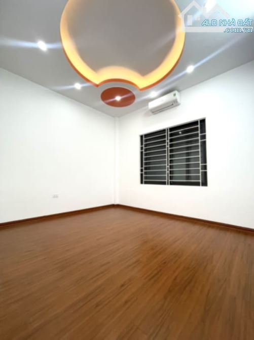 BÁN NHÀ BẰNG LIỆT 5 TẦNG 5 PHÒNG MT 4M Ô TÔ ĐỖ CỬA - 2
