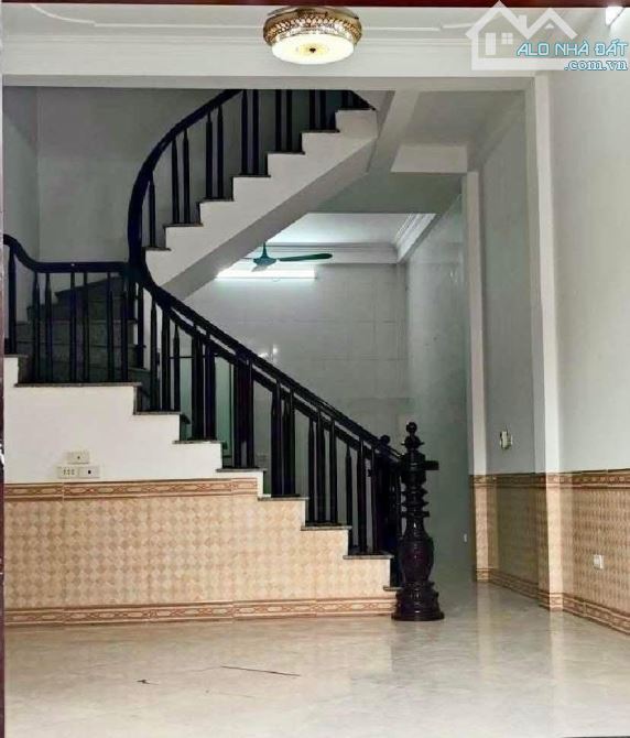 👉ĐỨC THƯỢNG - NHÀ 3 TẦNG DÂN XÂY - NGÕ THÔNG - Ô TÔ 7 CHỖ QUA NHÀ - GẦN ĐƯỜNG VÀNH ĐAI 4 - 2