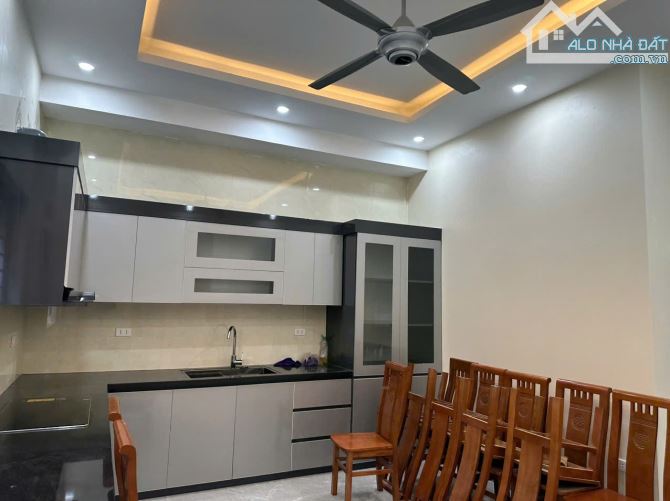 Bán nhà 6 tầng 2 phòng đg Lý Đạo Thành Đang Cho Thuê 100tr/tháng DT 110m,Hướng TB,Giá 22 t - 2