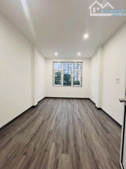 BÁN NHÀ CỰC HIẾM MẶT PHỐ TRẦN QUỐC HOÀN - 20M2, 4 TẦNG, MT 3M - GIÁ 8,5 TỶ - 2