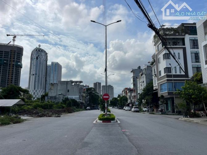 Chào bán 60m2 mặt đường đôi 30m Lô 9 Lê Hồng Phong, Hải Phòng  - Ngang 4m - Dài 15m - 2