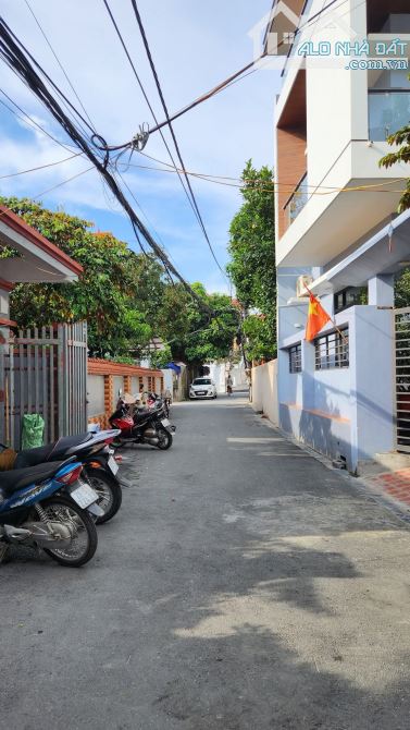 Bán nhà 3 tầng ngõ thông ô tô, vài bước ra hồ điều hòa Đại Đồng, Đại Mạch - 2