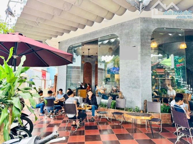 NHÀ MÊ KIÊN CỐ GÓC 2 MẶT TIỀN ĐƯỜNG CHU VĂN AN - ĐOẠN ĐÔNG VUI. DT 10,2x13,5m - TC 100% - 2