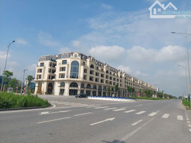 BÁN QUỸ CĂN CHUYỂN NHƯỢNG GIÁ TỐT NHẤT ROYAL MANSION- NGÃ 6 TP BẮC GIANG- 84M2 - 14 TỶ - 2