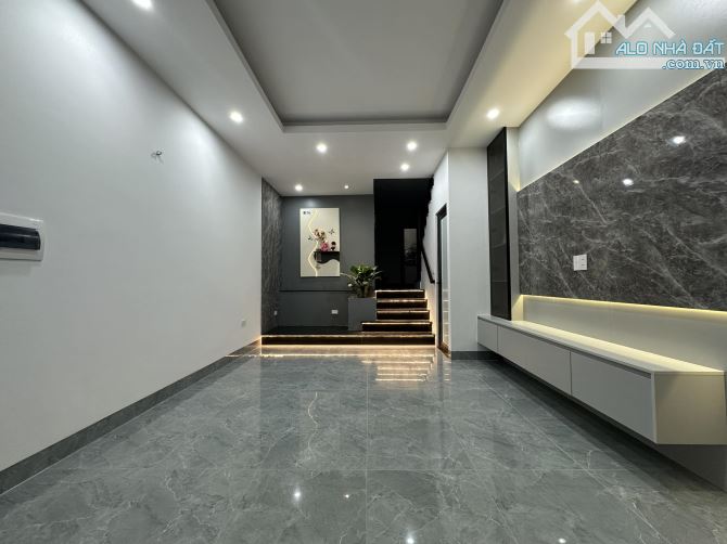 Nhà đẹp ở luôn Trần Cung Bắc Từ Liêm. Sổ vuông 50m, 5 tầng MT3m6 Giá 11 tỷ Ngõ 3 gác - 2