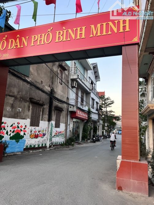 BÁN ĐẤT TRÂU QUỲ GIA LÂM-NGÕ NÔNG- Ô TÔ VÀO ĐẤT 42m2- 5,2 tỷ. - 2
