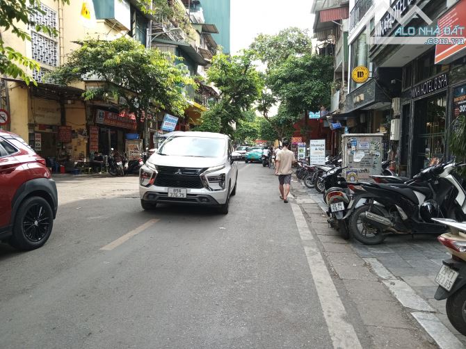 Bán nhà mặt phố Hàng Buồm - 250m ra Bờ Hồ - 485m2 - Mặt tiền 15.7m- Đầu tư siêu lời 290 tỷ - 3