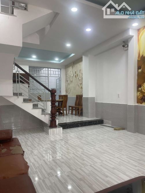 Đường 8m, 4.6m x 15m, 3 tầng, gần Hà Huy Giáp, Thạnh Xuân, giá 5.5 tỷ, - 3