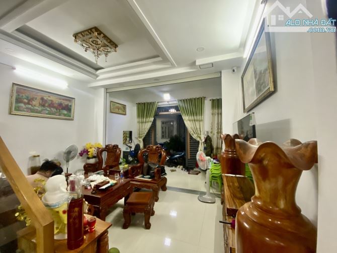 NHÀ 4 TẦNG HUỲNH THỊ HAI Q12- HẺM OTO NGỦ TRONG NHÀ- GIÁ 4TY750 - 3