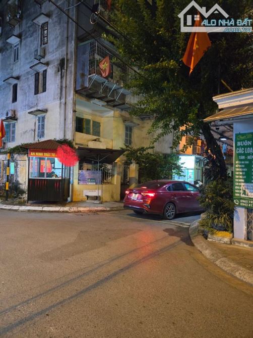 Hoàng Quốc Việt, CầuGiấy -Chung cư ô tô đỗ tận chân - Đẹp tối ưu -33m-Nhỉnh 4 tỷ - 3