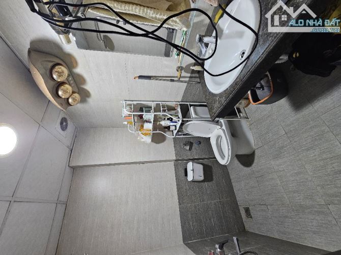 Bán nhà Ngọc Thụy 44m2, 4 tầng, 8 t.ỷ hơn, ô tô, ngõ nông, gần trường Việt Pháp   Vị trí: - 3