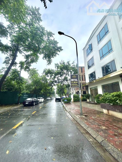 Bán gấp biệt thự khu đô thị Sài Đồng. Mặt tiền cực rộng - kinh doanh văn phòng bất chấp - 3