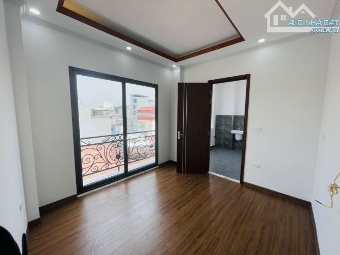 Bán nhà thịnh liệt, 6 tầng, thang máy, 11.5 tỷ, ô tô đỗ cổng, gần ao sào - 3