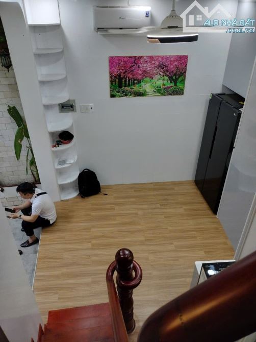 Nhà bán: đường Tô Hiến Thành. Q10. DTSD 25m2. 3 tầng. Giá 4,5 tỷ - 3